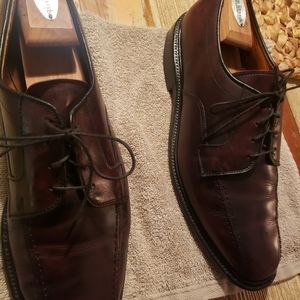 Custom Allen Edmonds lace up dress shoes, size 11. Color is a black-burgandy mix